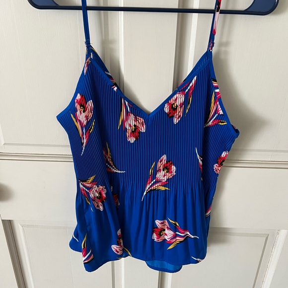 Express Blue Floral tank size L - Picture 4 of 4